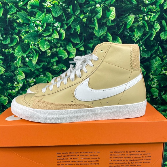 Nike Blazer Mid '77 Women's  |DD9679-200 - Picture 2 of 8